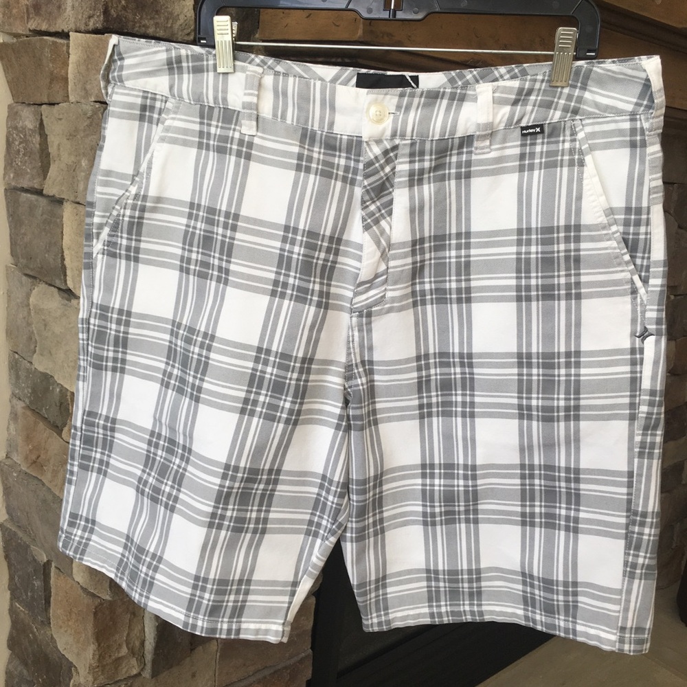 Hurley Bermuda Shorts. Men 38🌹